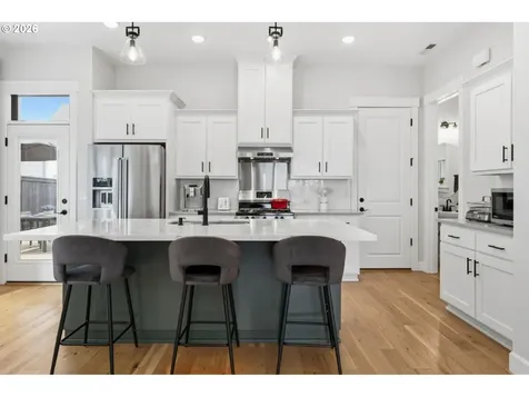 6837 SE Provence Street Hillsboro OR 97123