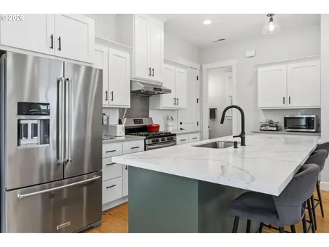6837 SE Provence Street Hillsboro OR 97123