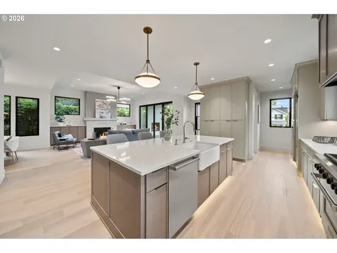 530 8th Street Lake Oswego OR 97034