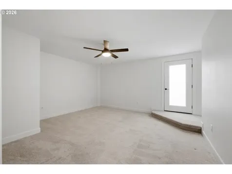 50 S 17th Street Cottage Grove OR 97424