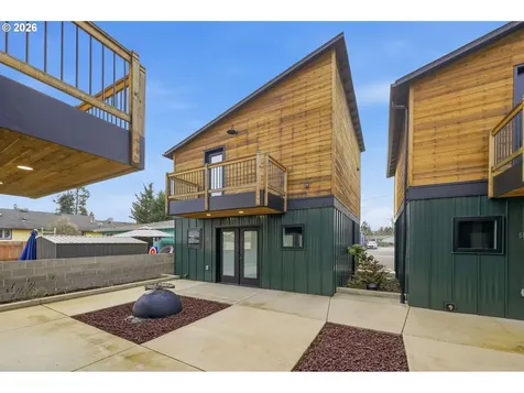50 S 17th Street Cottage Grove OR 97424