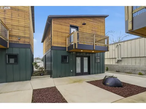 50 S 17th Street Cottage Grove OR 97424