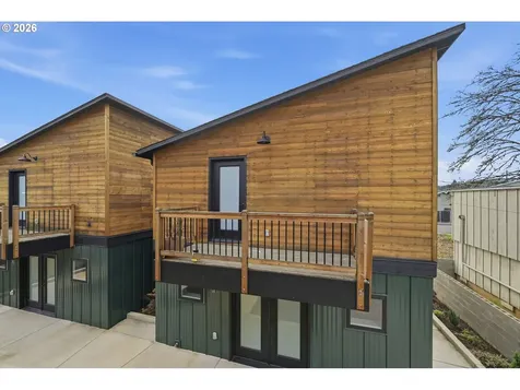 50 S 17th Street Cottage Grove OR 97424