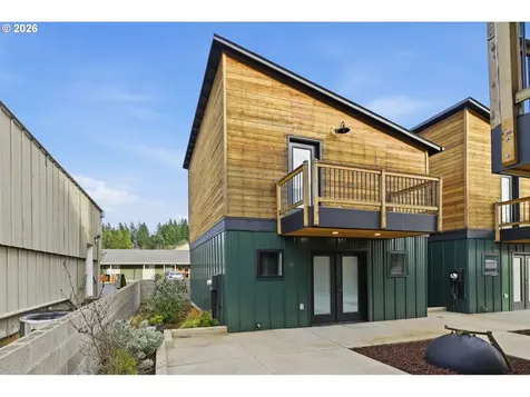 50 S 17th Street Cottage Grove OR 97424