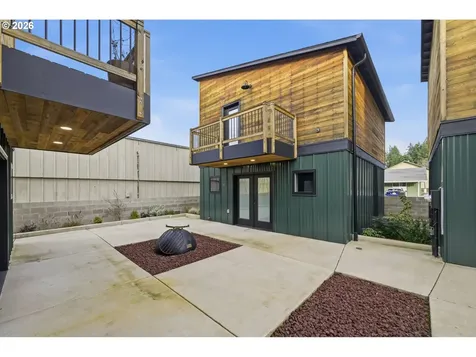 50 S 17th Street Cottage Grove OR 97424