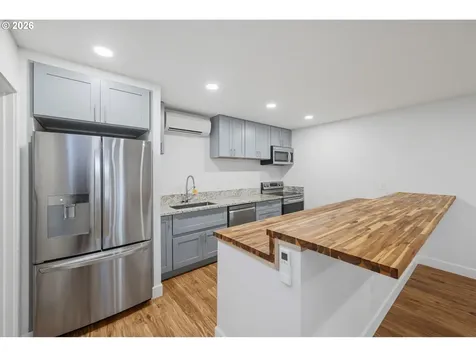 50 S 17th Street Cottage Grove OR 97424