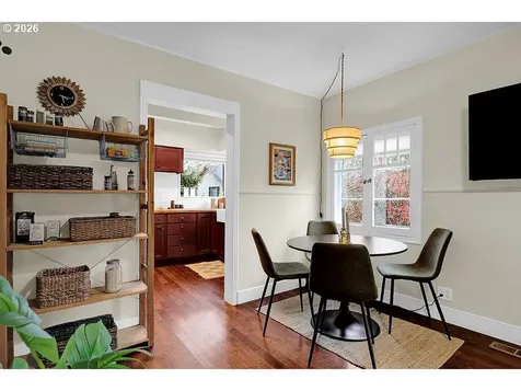 5537 SW Florida Street Portland OR 97219