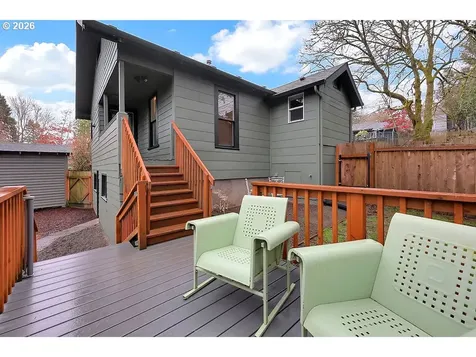 5537 SW Florida Street Portland OR 97219