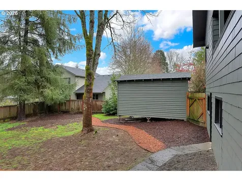 5537 SW Florida Street Portland OR 97219