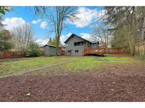 5537 SW Florida Street Portland OR 97219