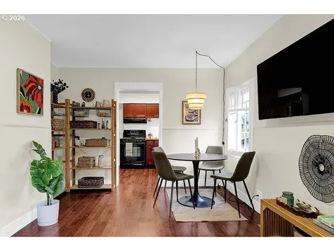 5537 SW Florida Street Portland OR 97219
