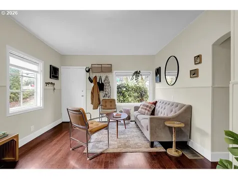 5537 SW Florida Street Portland OR 97219