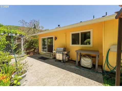 1116 Woodwillow Drive Roseburg OR 97471