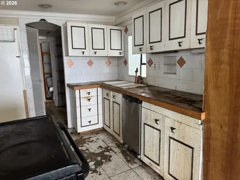 2545 SW Anchor Avenue Lincoln City OR 97367