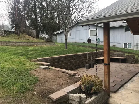 1387 NW Grove Street Roseburg OR 97471