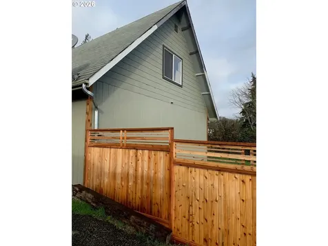 1387 NW Grove Street Roseburg OR 97471
