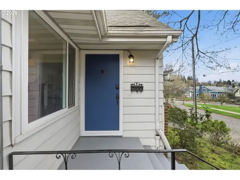 4124 SE Ash Street Portland OR 97214