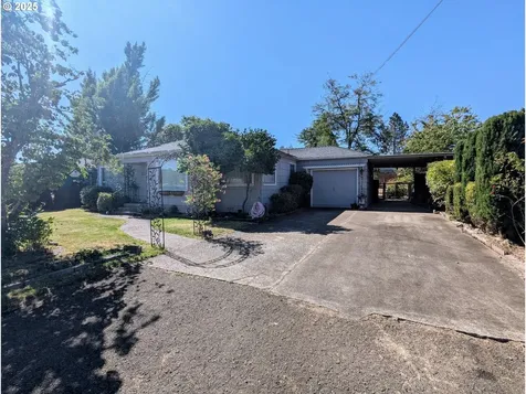 1891 Linnell Avenue Roseburg OR 97471