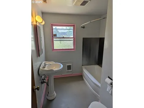 1891 Linnell Avenue Roseburg OR 97471
