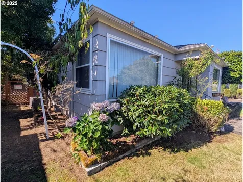 1891 Linnell Avenue Roseburg OR 97471