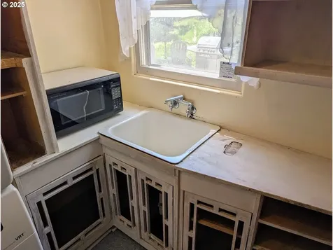 1891 Linnell Avenue Roseburg OR 97471