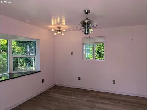 1891 Linnell Avenue Roseburg OR 97471
