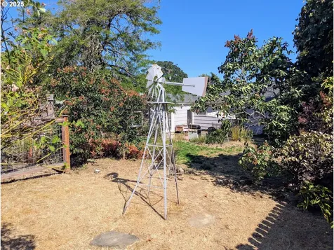 1891 Linnell Avenue Roseburg OR 97471