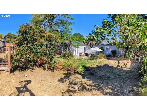 1891 Linnell Avenue Roseburg OR 97471