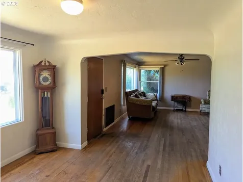 1891 Linnell Avenue Roseburg OR 97471