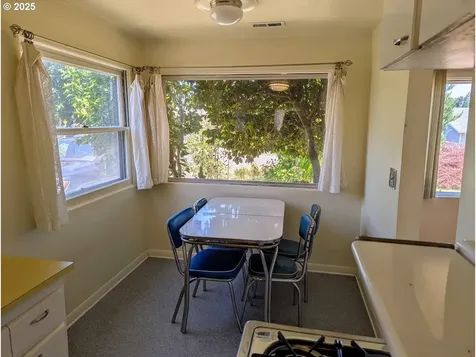 1891 Linnell Avenue Roseburg OR 97471