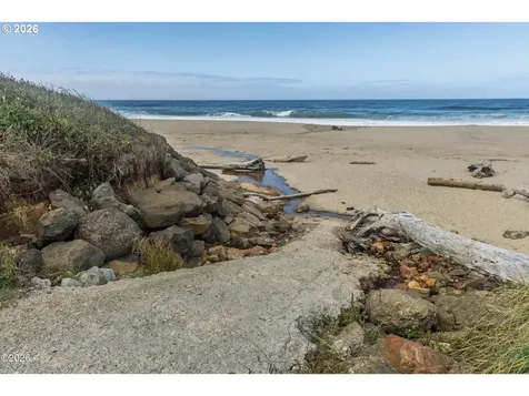4875 N Highway 101 Depoe Bay OR 97341