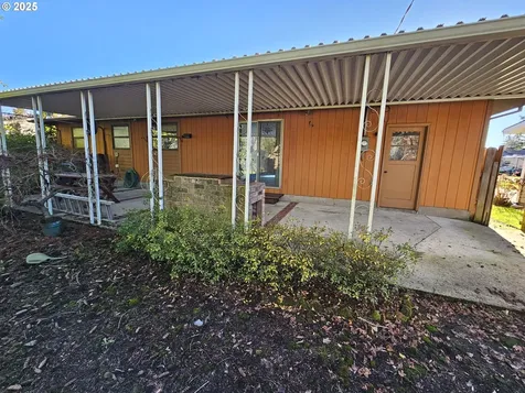740 Riverdale Drive Gladstone OR 97027