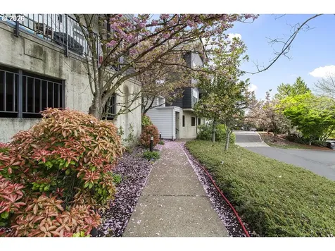 622 S Nevada Street Portland OR 97219