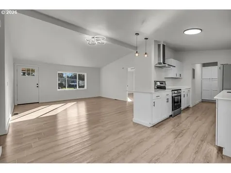1477 June Way Woodburn OR 97071