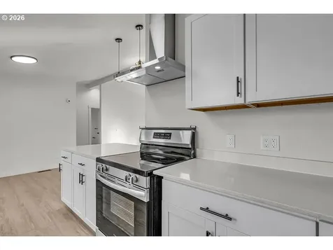1477 June Way Woodburn OR 97071