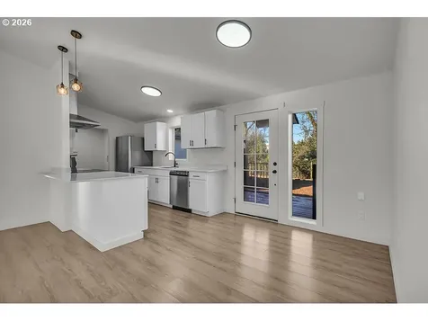 1477 June Way Woodburn OR 97071