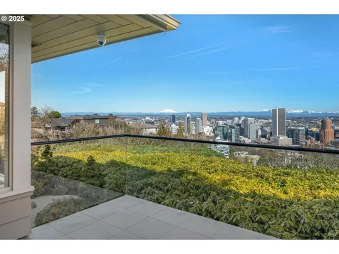 1205 SW Myrtle Drive Portland OR 97201