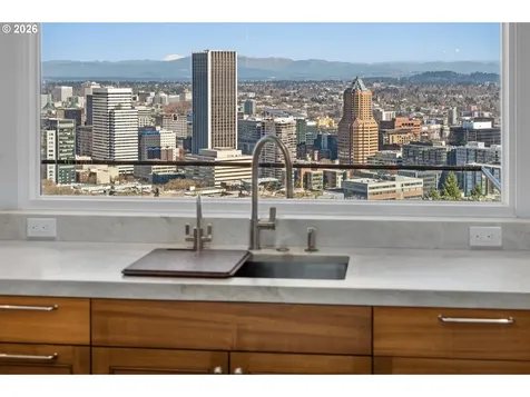 1205 SW Myrtle Drive Portland OR 97201