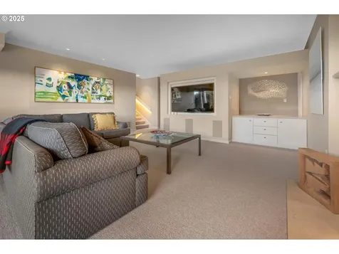 1205 SW Myrtle Drive Portland OR 97201