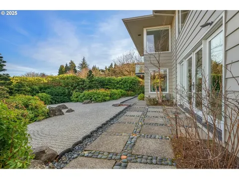 1205 SW Myrtle Drive Portland OR 97201