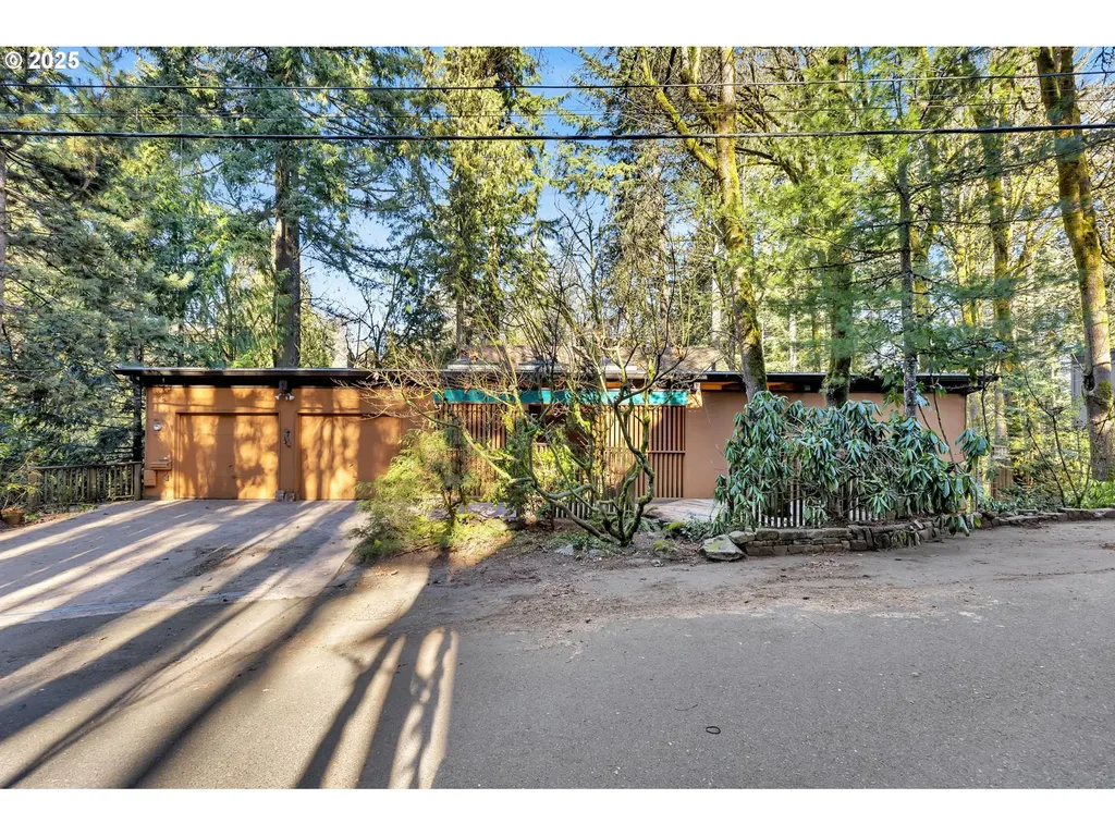 2546 SW Sherwood Drive Portland OR 97201