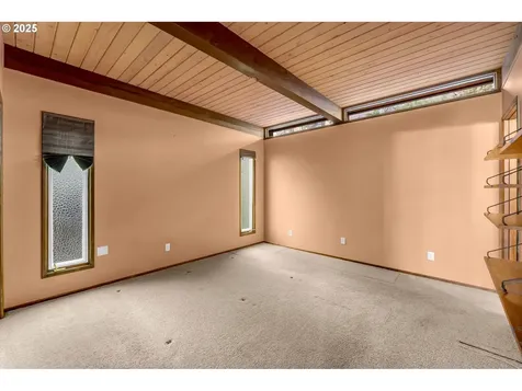 2546 SW Sherwood Drive Portland OR 97201