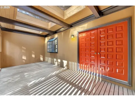 2546 SW Sherwood Drive Portland OR 97201