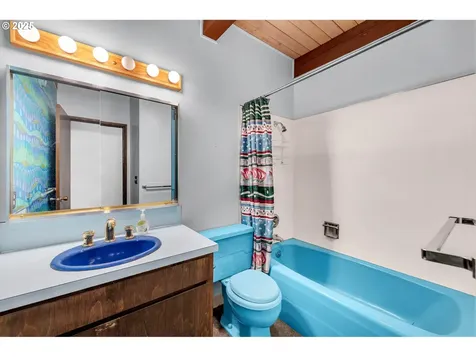 2546 SW Sherwood Drive Portland OR 97201