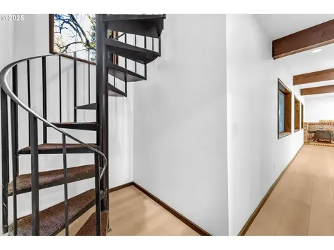 2546 SW Sherwood Drive Portland OR 97201