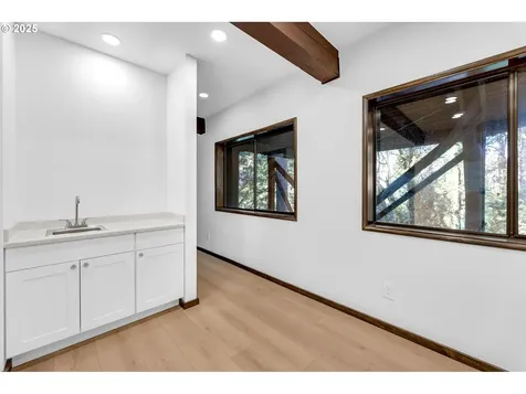 2546 SW Sherwood Drive Portland OR 97201