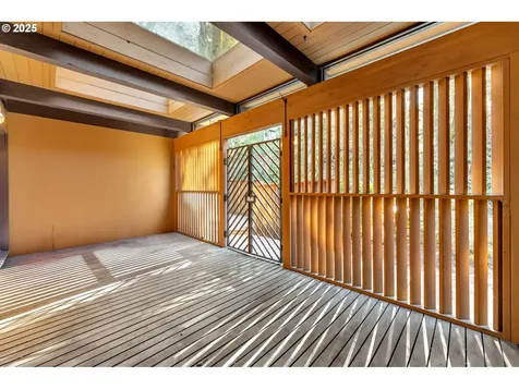 2546 SW Sherwood Drive Portland OR 97201