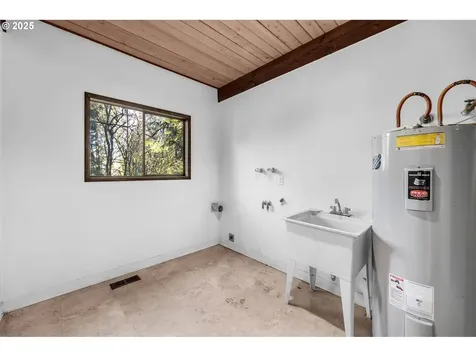 2546 SW Sherwood Drive Portland OR 97201