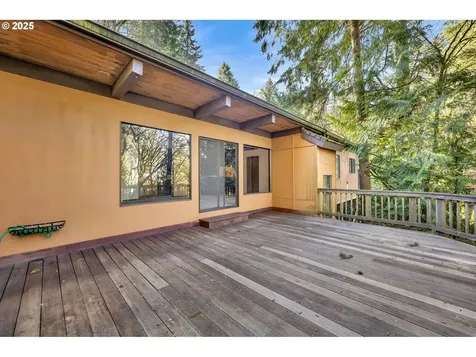 2546 SW Sherwood Drive Portland OR 97201