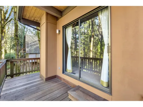 2546 SW Sherwood Drive Portland OR 97201